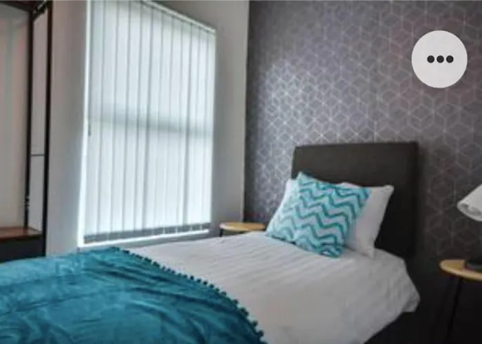 Antonio Str Liverpool 6 Beds