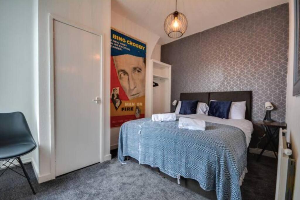 Antonio Str 6 Beds Villa *
